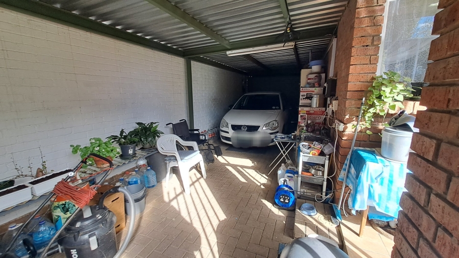 2 Bedroom Property for Sale in Fleurdal Free State